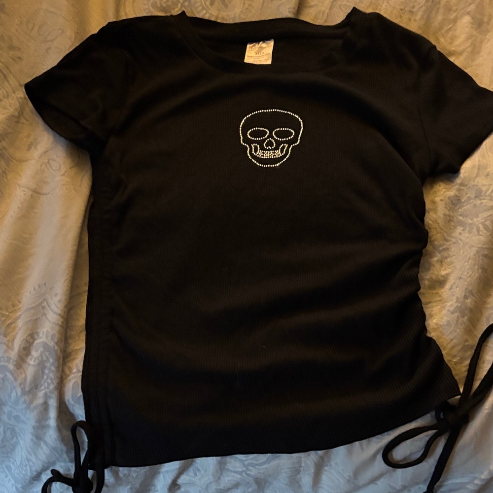 No Boundaries Black Skull Short Sleeve Tee